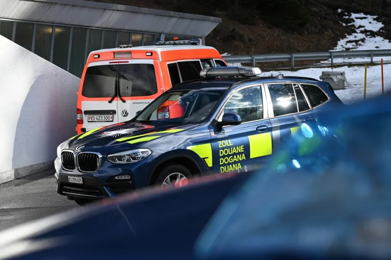 Verbier VS - 100 Personen bezüglich Betäubungsmitteln kontrolliert