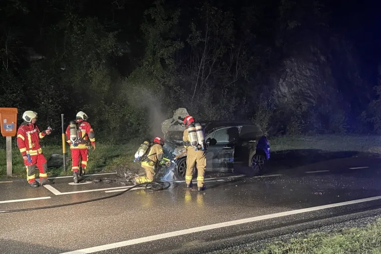 Trin GR - Auto brennt während der Fahrt 