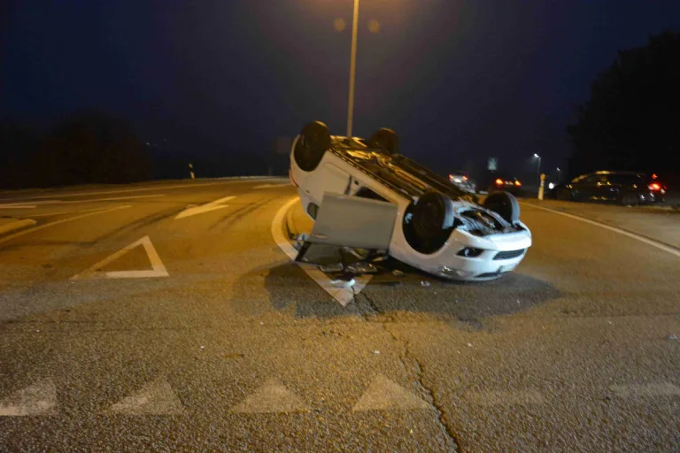 Kriegstetten SO – Auto landet nach Kollision auf Dach