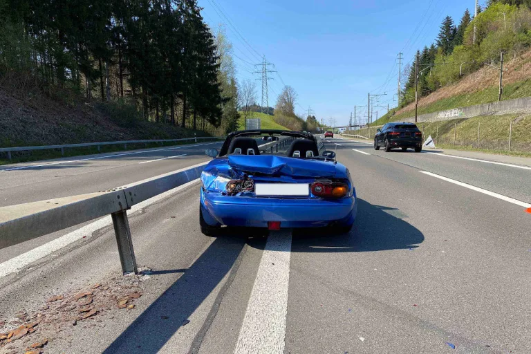 A4 Risch Rotkreuz – Lernfahrt endet mit Totalschaden