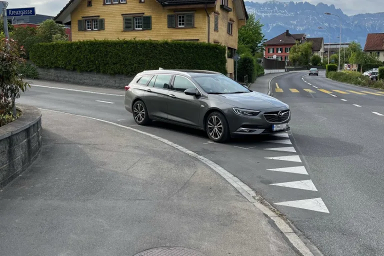 Buchs SG - Verkehrsunfall zwischen E-Bike und Auto