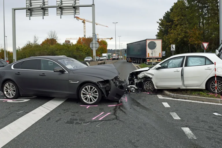 Sursee LU - Autofahrerin erleidet nach Unfall erhebliche Verletzungen 