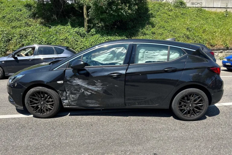 Stadt Schaffhausen - Frau mit Kind nach Unfall verletzt