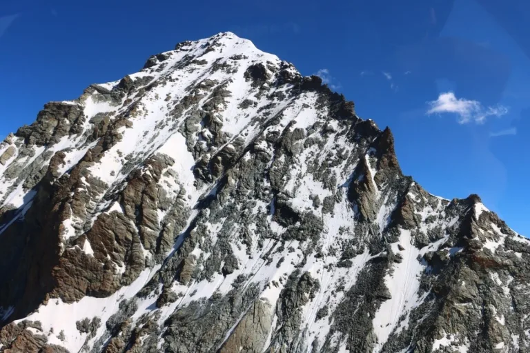 Dent-Blanche, Evolène VS - 22-Jährige stürzt rund 350 Meter in den Tod 