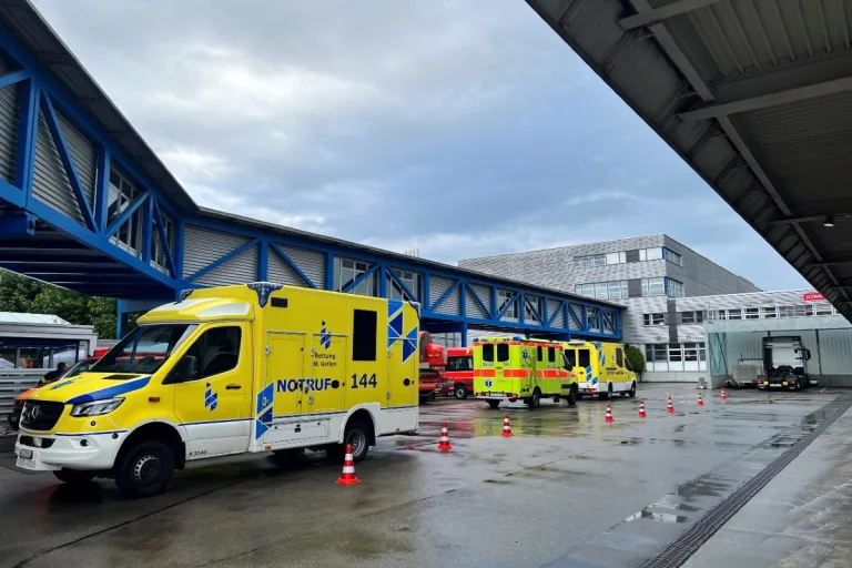 Gossau SG - Chemieaustritt in Lebensmittelbetrieb von der Migros