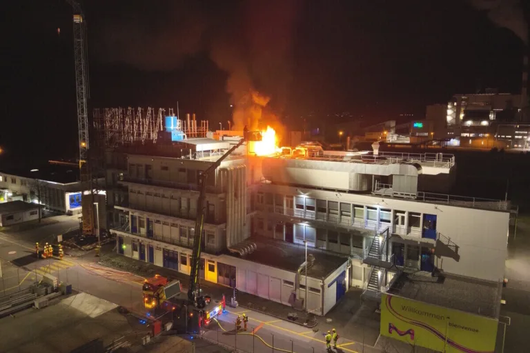 Buchs SG - Brand auf dem Dach einer Firma