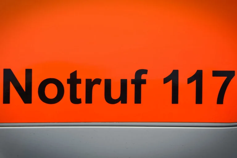 Knutwil LU - Tribüne eingebrochen - acht Personen verletzt