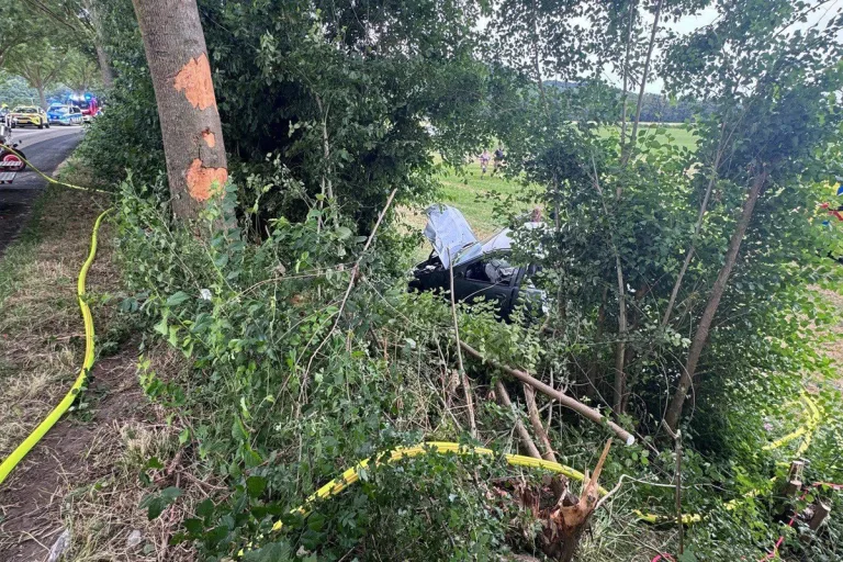 Emmerich – Beifahrerin (22) stirbt nach schwerem Verkehrsunfall