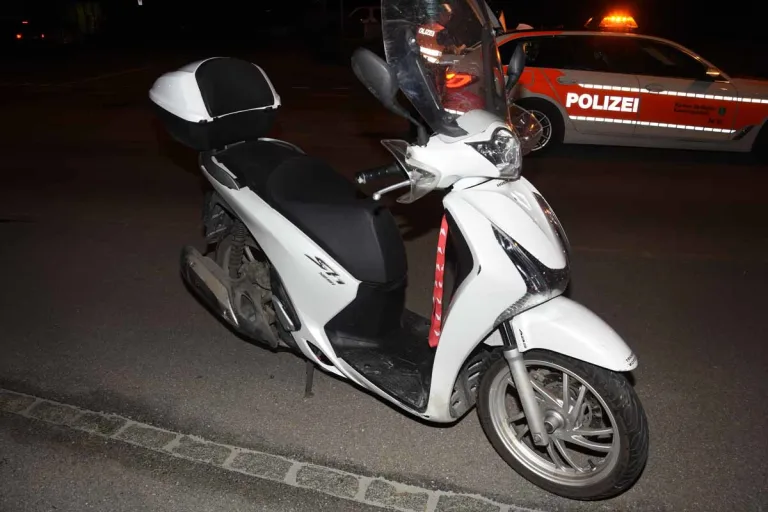 Buchs SG - Motorradfahrerin bei Unfall verletzt