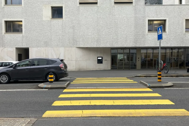 Unfall Näfels GL - 23-Jährige auf Fussgängerstreifen angefahren