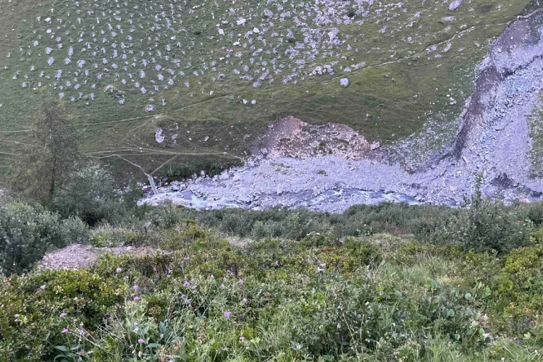 Unglück in Leukerbad VS - Tödlicher Sturz auf der Flüealp