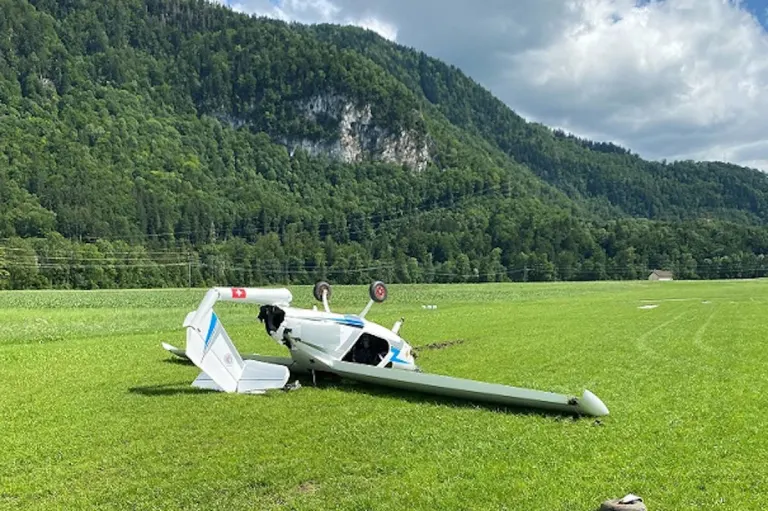 Unglück in Epagny FR – Eine verletzte Person bei einem Flugzeugabsturz