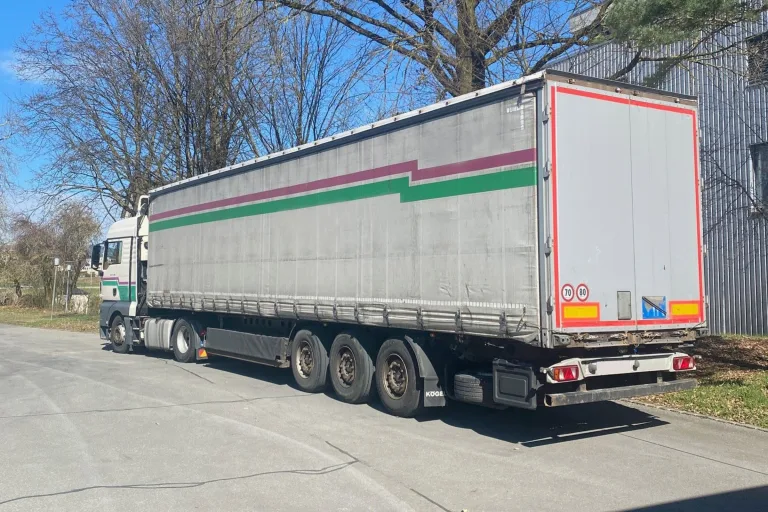 A4 Steinhausen ZG – Chauffeur aus dem Verkehr gezogen