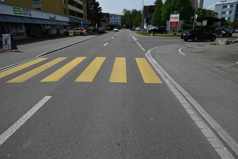 Kollision zwischen Auto und Velo in Oberbüren SG 