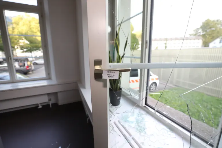 Ziegelbrücke GL - Einbruch in ein Bürogebäude