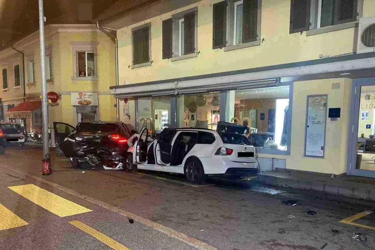 Schönenwerd SO - Sechs Personen nach Verkehrsunfall im Spital 