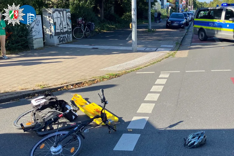 Oberhausen NW – Vorfahrt genommen – E-Bike-Fahrerin (78) schwer verletzt