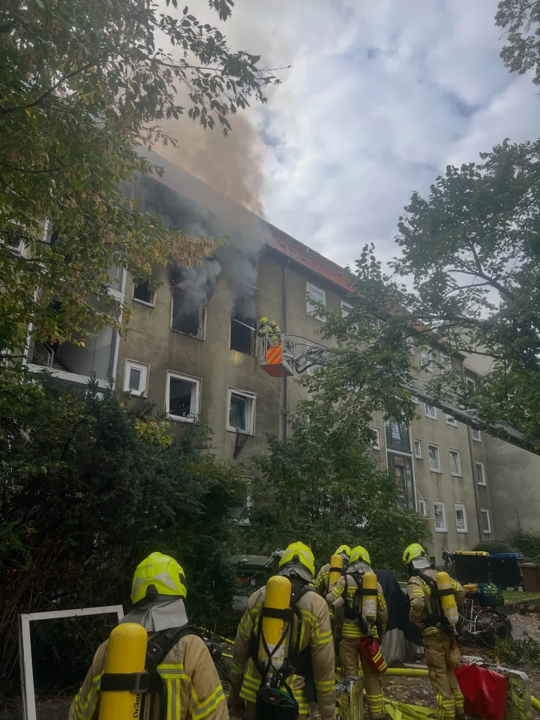 Hannover – Acht Verletzte nach Explosion und Brand in Wohnhaus
