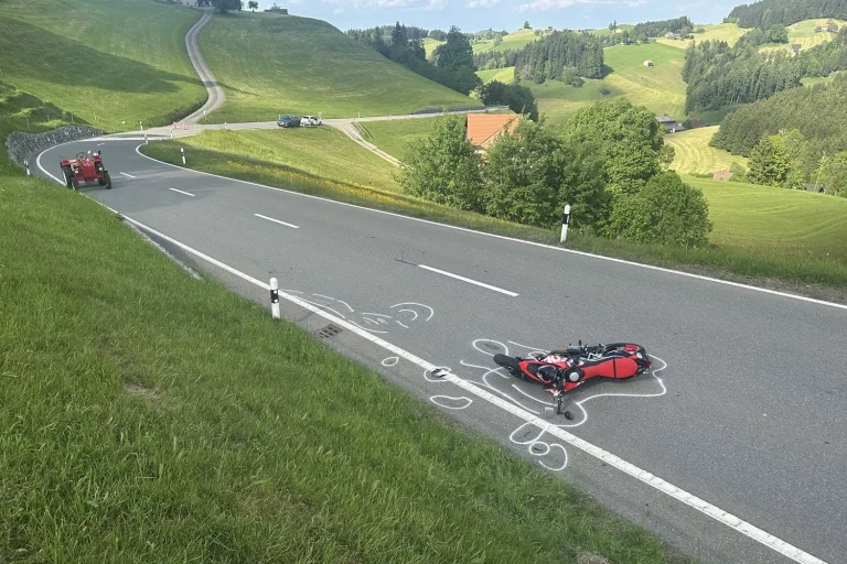 Schwellbrunn AR – Unfall nach Überholmanöver