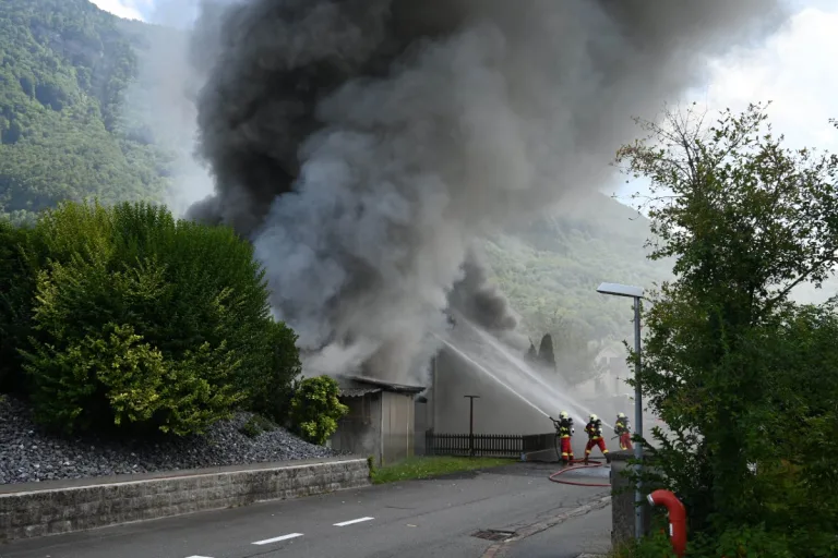  Schänis SG - Haus von Flammen zerstört