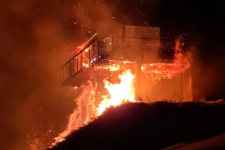 Pany GR – Wunderkerze löst Brand aus