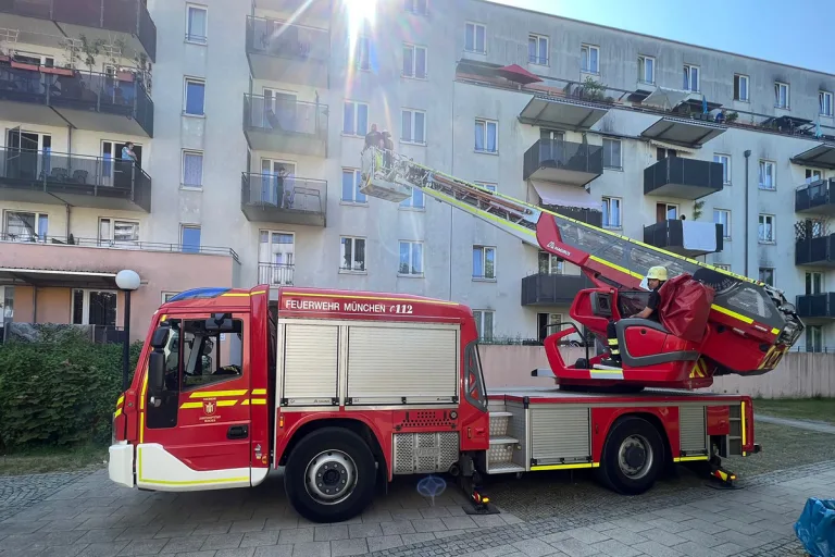 Ramersdorf-Perlach - Mutter vom Kind auf dem Balkon ausgesperrt
