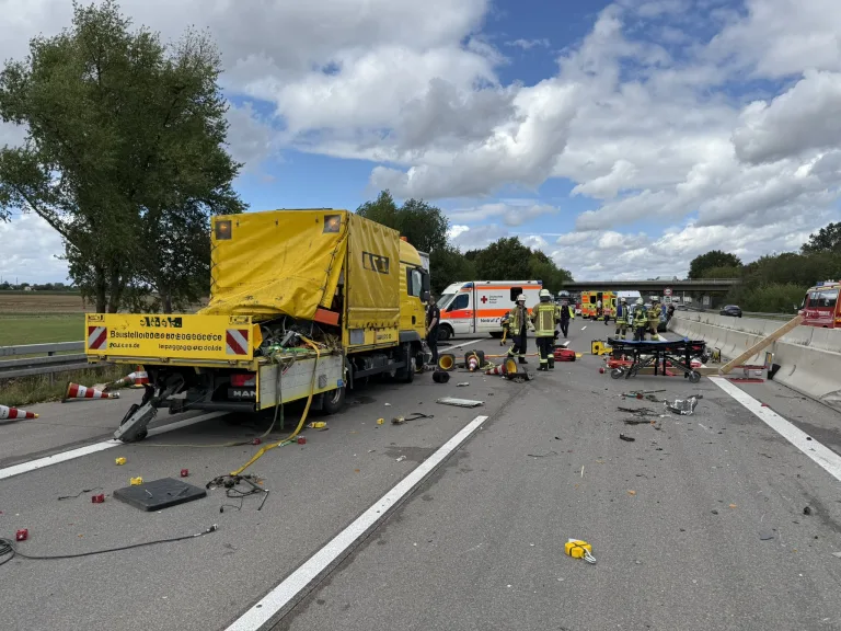 A5 Weinheim – Zwei Lkw-Fahrer bei schwerem Unfall verletzt