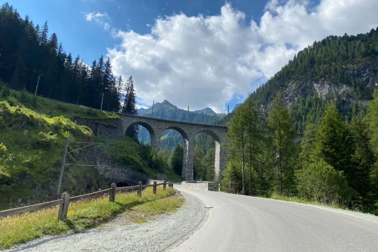 Bergün GR - Albulapass anlässlich Weltrekordversuch der RhB gesperrt