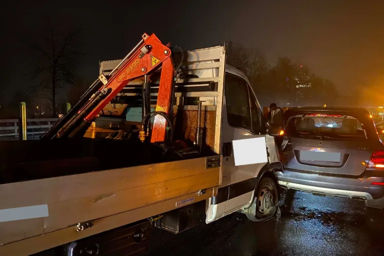 Risch Rotkreuz ZG - Auffahrunfall führt zu Verkehrsbehinderungen