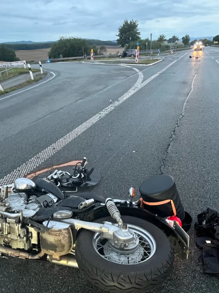 Warburg – Motorradfahrer bei Kollision mit Pkw tödlich verletzt