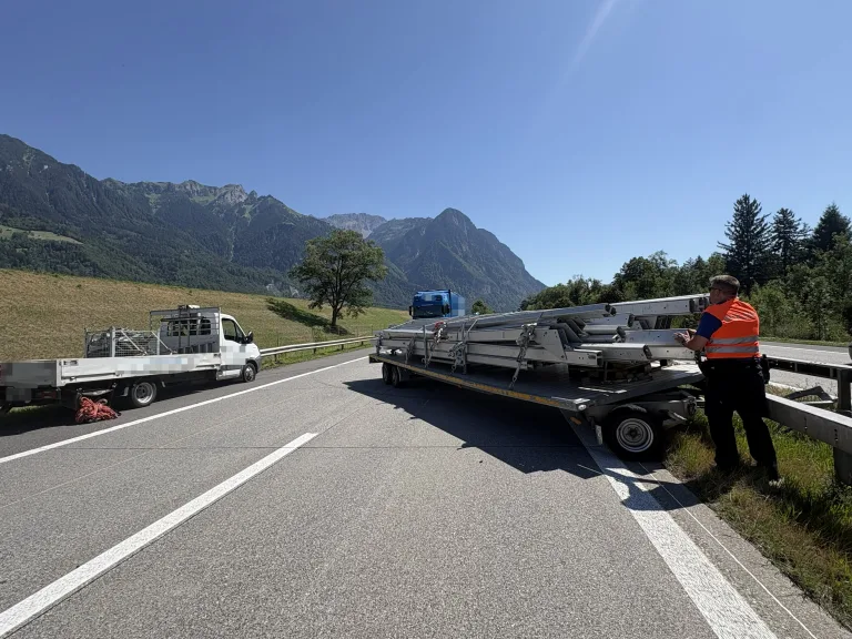 Weite SG – Rückstau auf der A13 nach Unfall