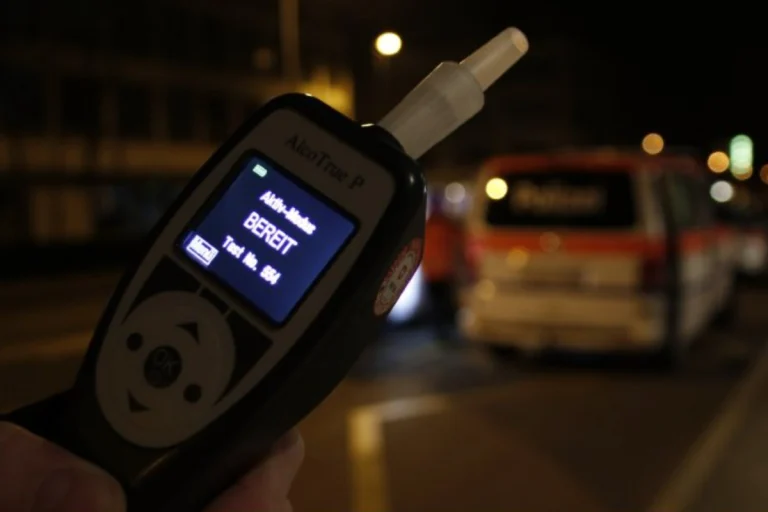 Kanton Zug - Nicht fahrfähige Autolenker gestoppt
