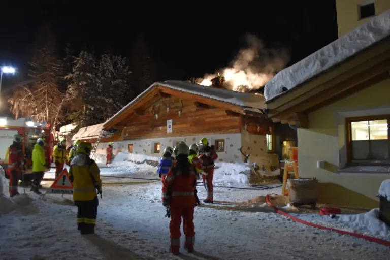 Brand in Silvaplana GR  - Hotel durch die Flammen beschädigt