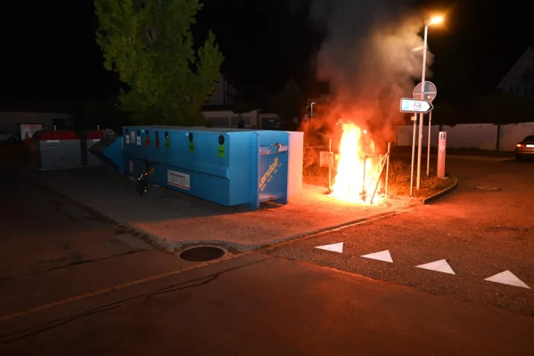 St. Gallenkappel/Eschenbach SG - Brandstiftung mit Velodiebstahl
