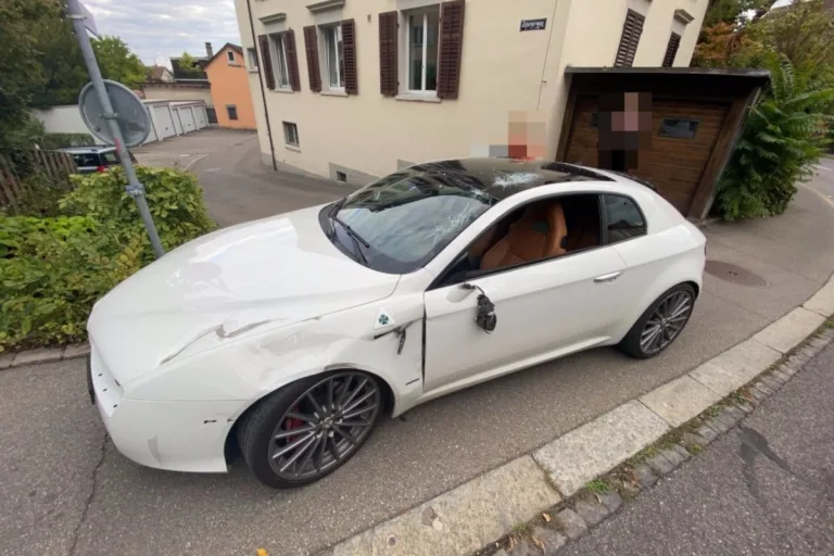 Stadt Schaffhausen – Velofahrer bei Kollision mit Auto verletzt