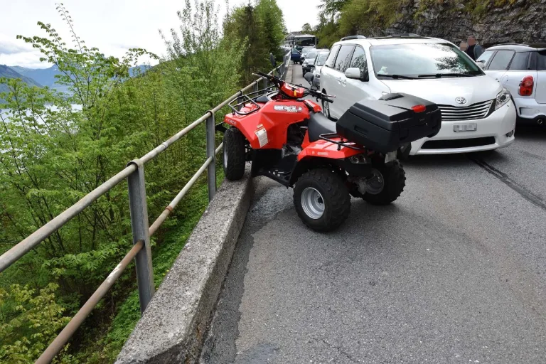 Emmetten NW - Quad-Lenkerin nach Unfall verletzt