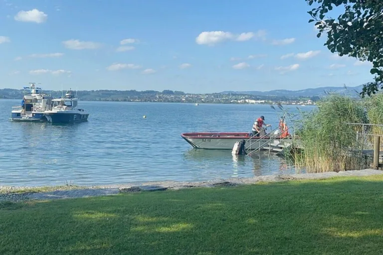Altendorf SZ - Schwimmer ertrinkt im Zürichsee