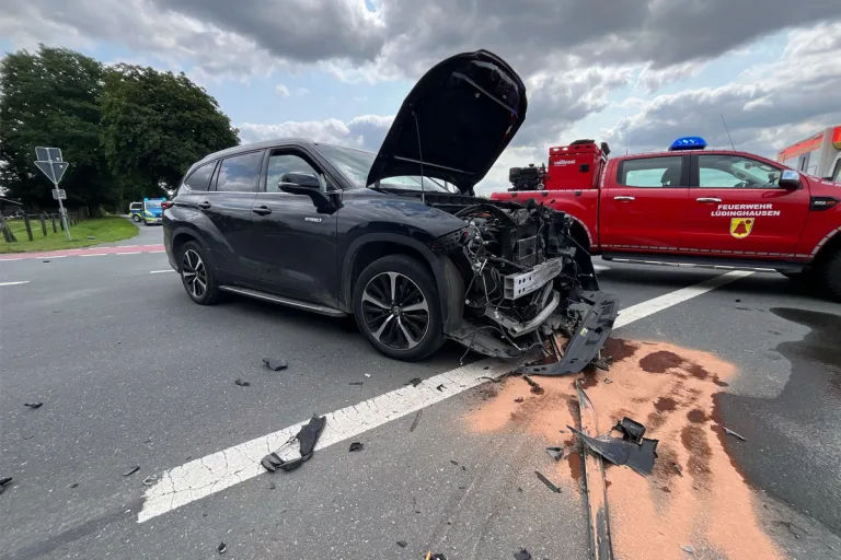 Lüdinghausen NW – Drei Verletzte bei Unfall von zwei Pkw