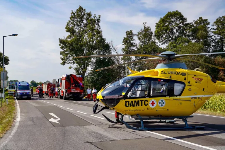 Schwerer Unfall in Fehring - Lkw-Lenker übersah PKW