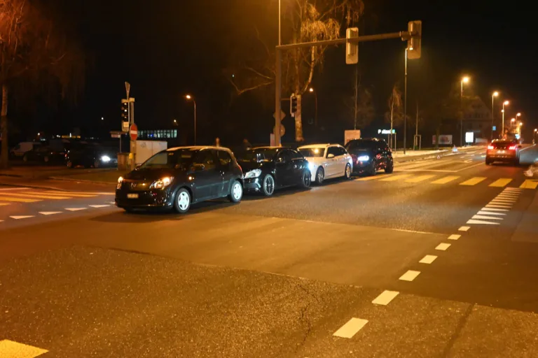 Rapperswil SG – Auffahrunfall mit vier Autos wegen Schikanestopp