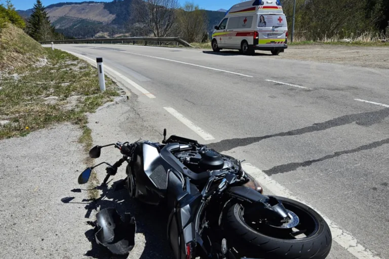 St. Aegyd am Neuwalde – Unfall zwischen zwei Motorrädern