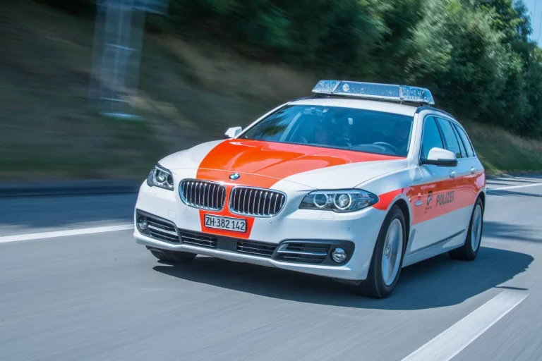 Wetzikon ZH - Velofahrer bei Unfall schwer verletzt