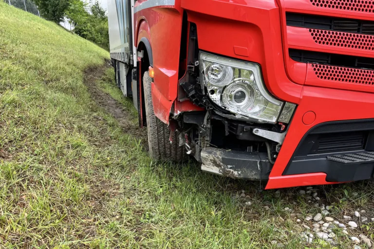 Kriens LU – Selbstunfall nach Ausweichmanöver