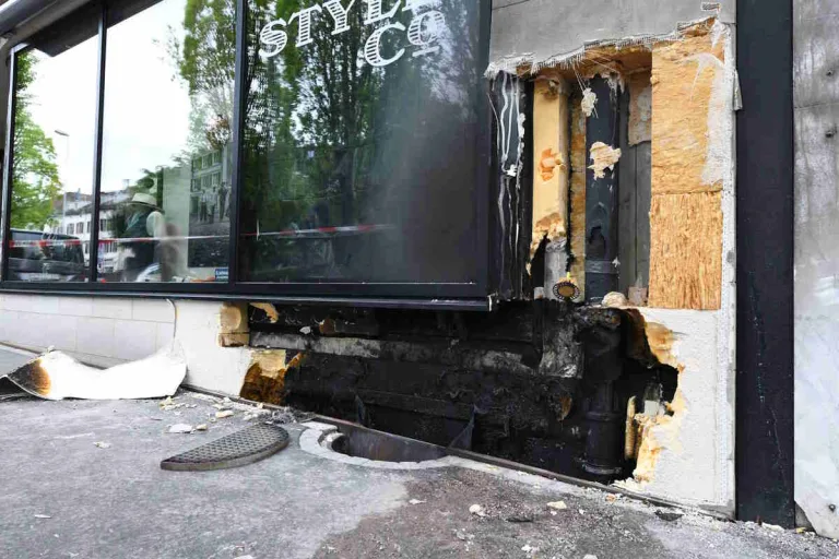 Rapperswil-Jona SG - Obere Bahnhofstrasse wegen Brand gesperrt
