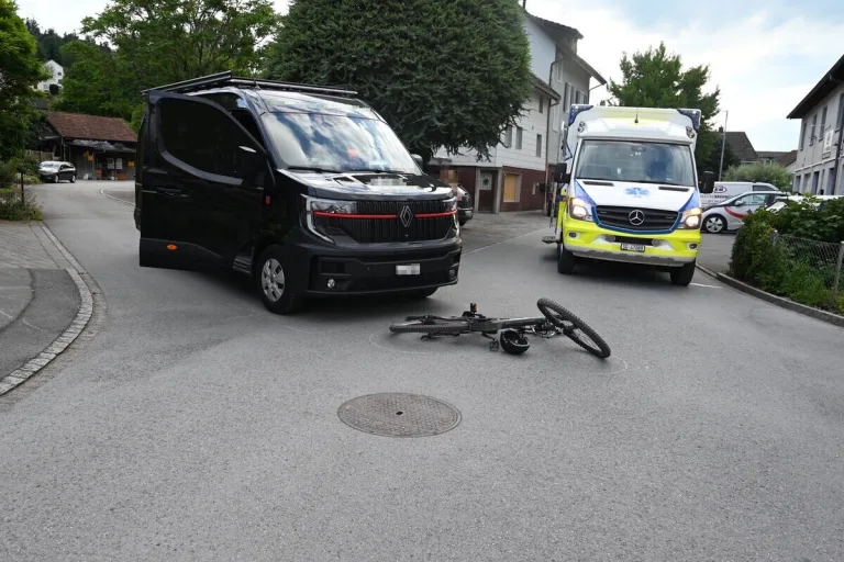 St. Margrethen SG – E-Biker bei Unfall mit Lieferwagen verletzt