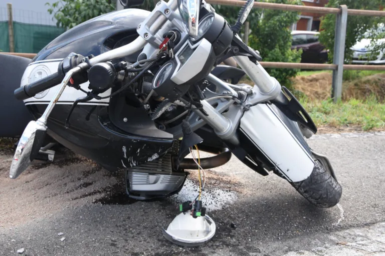 Marbach SG – Motorrad kollidiert mit Betonpfeiler