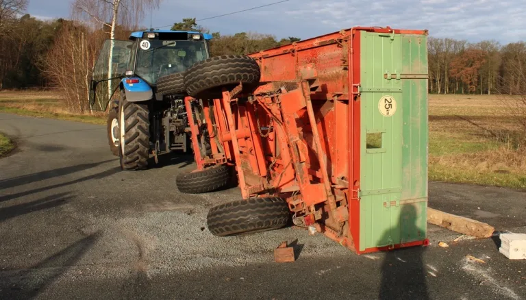 Stemwede – Pkw und Traktor verunfallen bei Überholmanöver