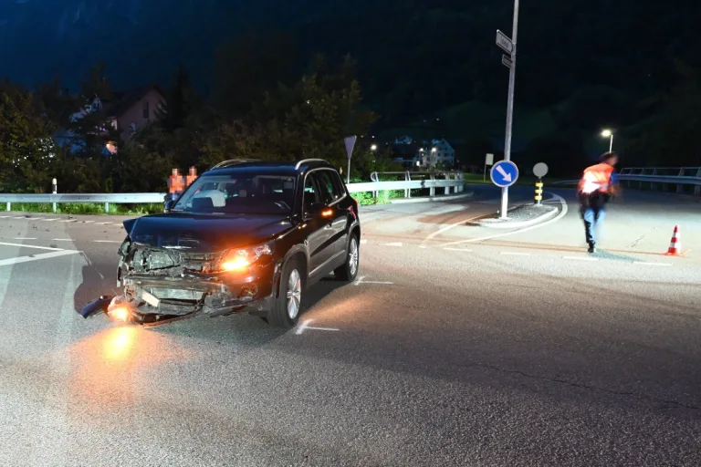  Berschis SG - Heftiger Unfall auf der Sarganserstrasse