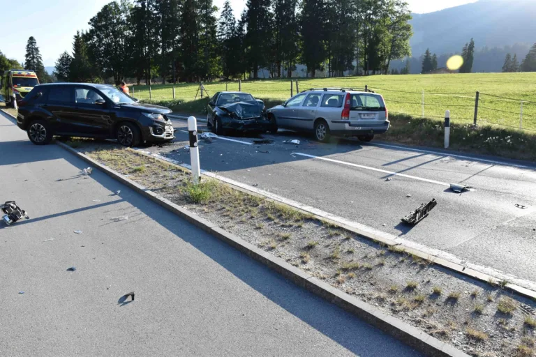 Flims GR – Sechs Verletzte nach Unfall mit vier Autos