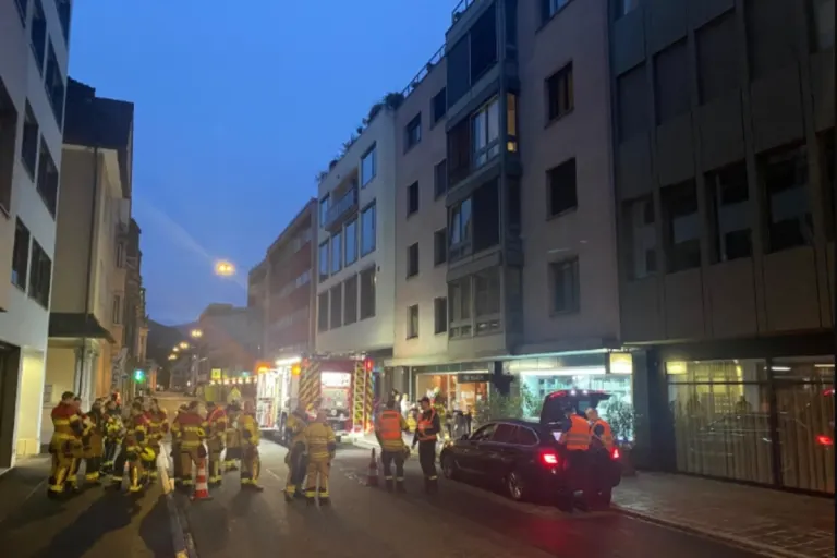 Zug - Feuerwehreinsatz aufgrund eines brennenden Ofens